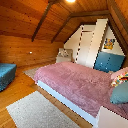 Házikó Vendégház/balatonfenyves *