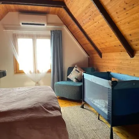 Házikó Vendégház/balatonfenyves Casa de Férias *